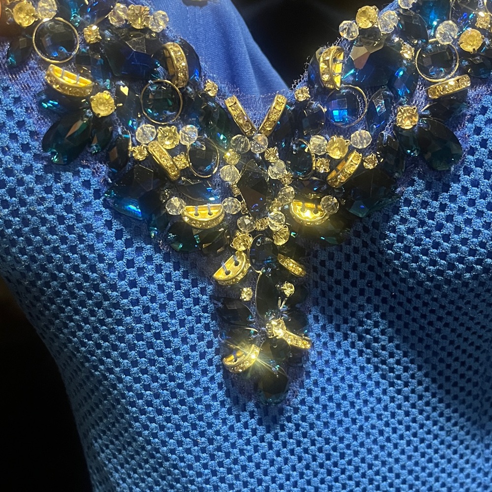 Formal dress - Picture 2 of 5